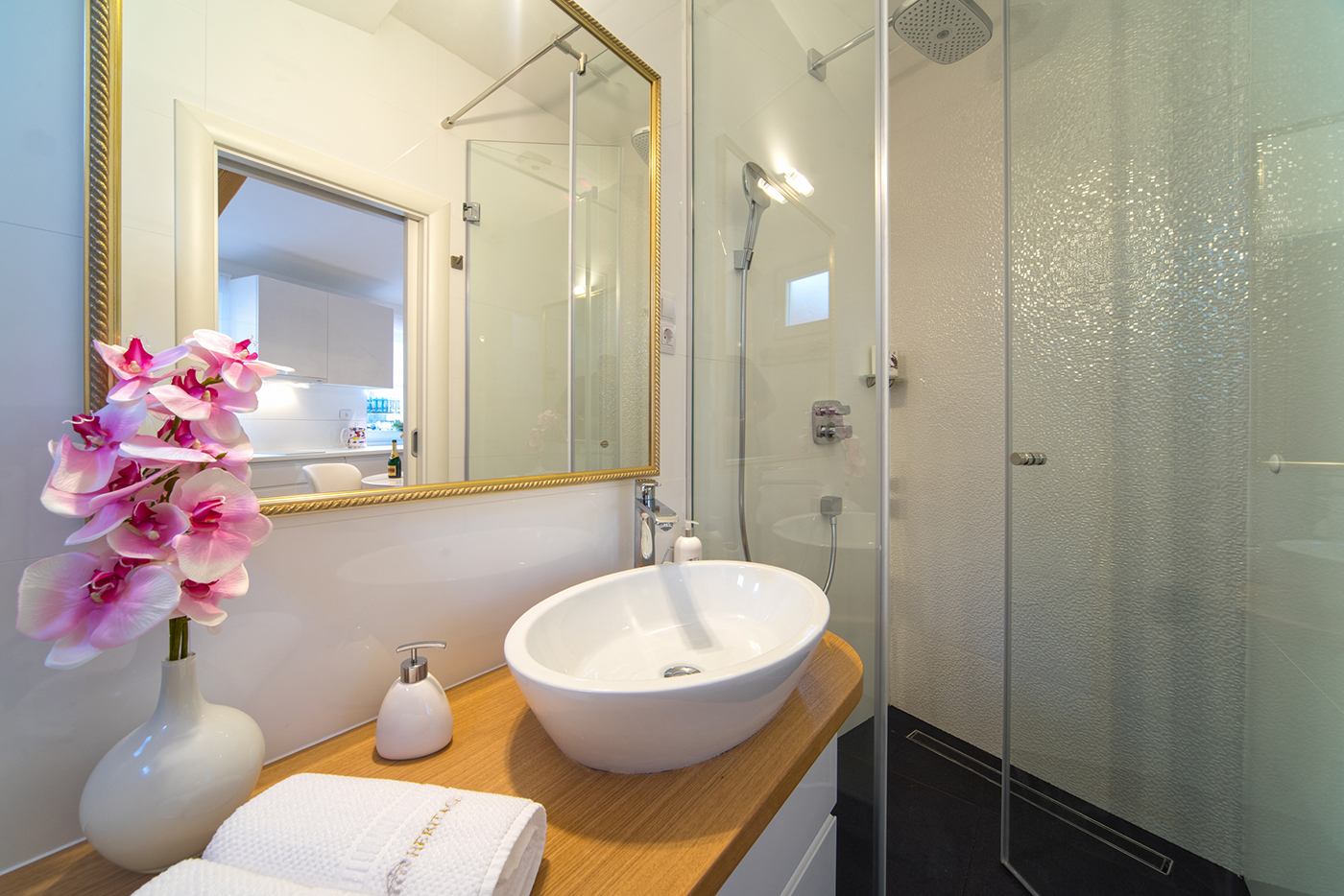 Bathroom at Roman Heritage Apartment in Diocletian's Palace, Split